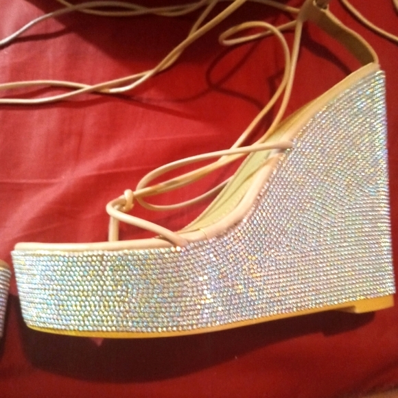 Fashion Nova Shinning Bright Rhinestone Wedge's Nude Size Alist US 10 EUR 41.5 - Picture 3 of 9